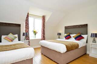 Отели типа «постель и завтрак» Dingle Harbour Lodge B&B Дингл Семейный номер-1